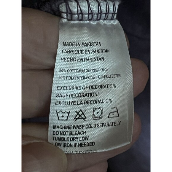 Vintage  Virginia Beach VA Sweatshirt Large - Faded Distressed Crewneck Purple - Picture 4 of 6